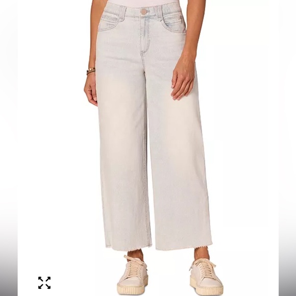 Democracy Denim - NWT Democracy
Women's "Ab" Solution Skyrise Frayed-Hem Wide-Leg Boyfriend Jeans